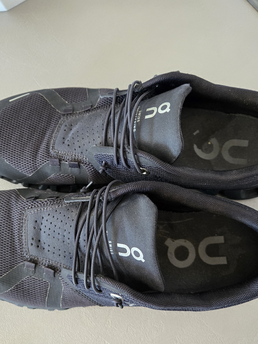 On Cloud 5 - All Black- Women Running Shoes - Picture 5 of 7